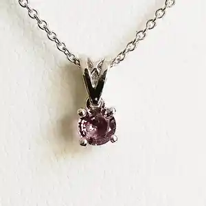 0.27ct Sapphire Pendant with chain verkocht voor € 140!