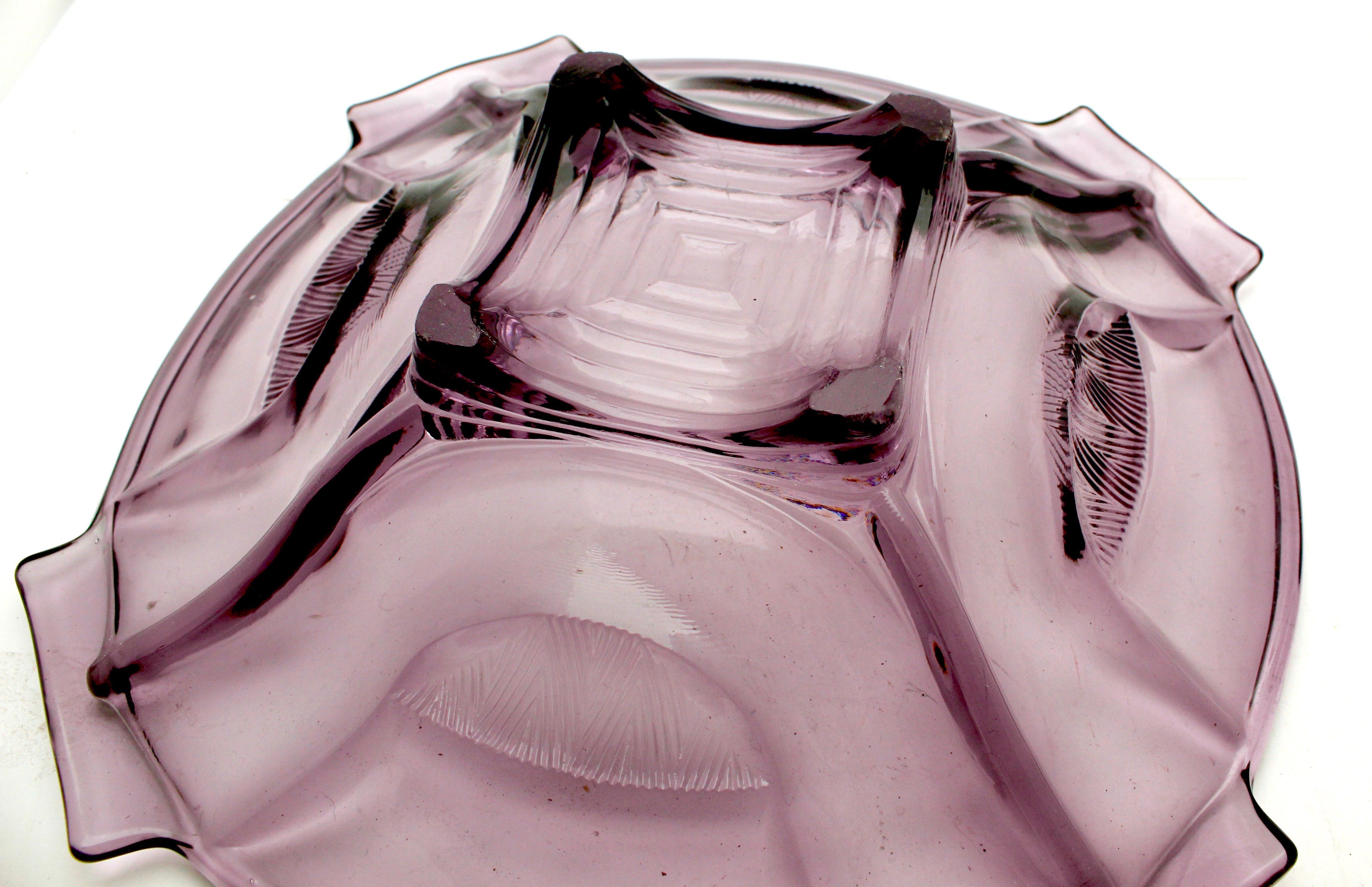 Walther glas - Grote paarse art deco schaal decor 'Sigrid' 1936 Ottendorf Duitsland kopen? Bied vanaf 14!