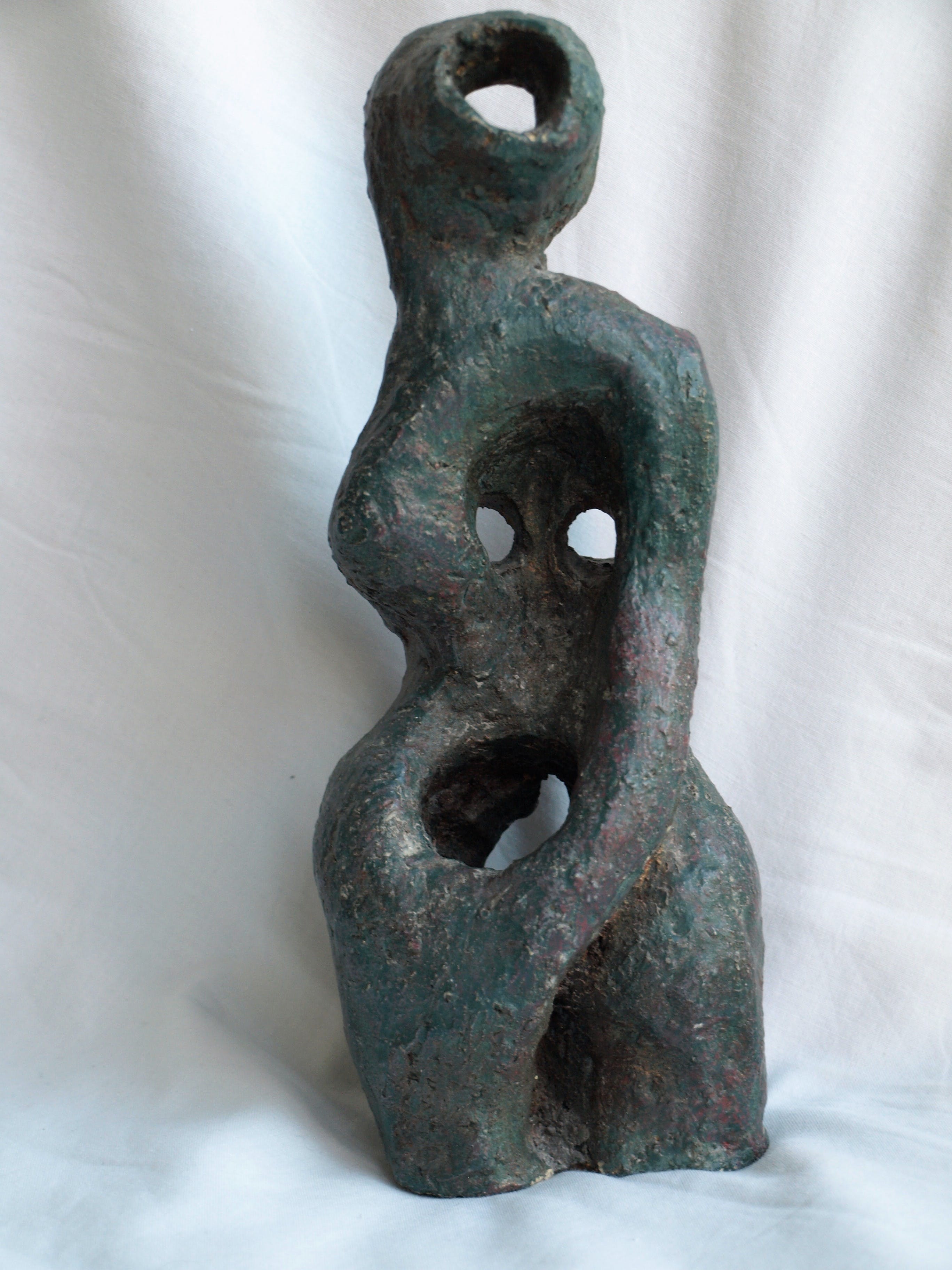 Klaas Pijlman - Sculpture , Madonna – Chamotte / Aardewerk – ca 1970 kopen? Bied vanaf 75!