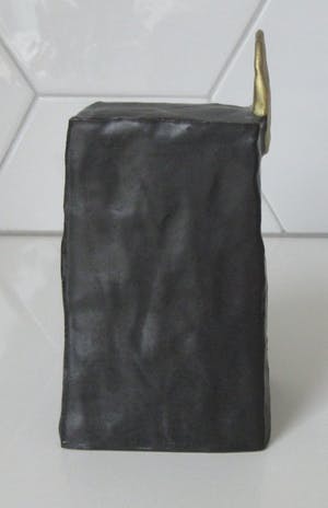 Corry Ammerlaan - Abstract Keramisch beeld van een trap richting een gouden zon en bronzen figuur kopen? Bied vanaf 32!