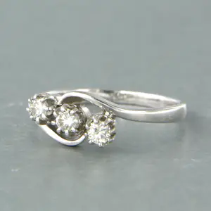 14k witgouden ring bezet met briljant geslepen diamant tot. 0.27 ct kopen? Bied vanaf 240!