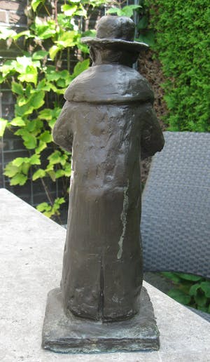 Niet of onleesbaar gesigneerd - Lezend Rabbi met wetsrol kopen? Bied vanaf 1!