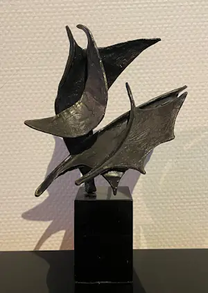 Bernadette Leijdekkers - Sculptuur - Wind in de zeilen kopen? Bied vanaf 50!