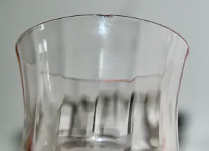 Niet of onleesbaar gesigneerd - Eyecatcher - 6 Zeer zeldzame zachtroze Art Deco glazen - Verrerie Doyen kopen? Bied vanaf 1!
