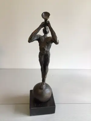 Niet of onleesbaar gesigneerd - “ De muzikant “ kopen? Bied vanaf 10!