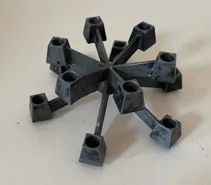 Jens Quistgaard - Brutalistische gietijzeren kandelaar uitgevoerd voor Paro kopen? Bied vanaf 1!