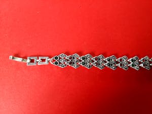 Curiosa - Armband - Robijnen, smaragden, diamanten - imitatie kopen? Bied vanaf 1!