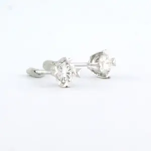 18k gouden solitair oorknoppen met briljant geslepen diamant 0.24ct F/G - VS/SI kopen? Bied vanaf 350!