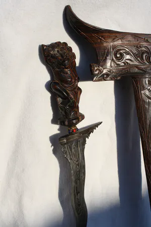 Niet of onleesbaar gesigneerd - Een bijzondere Oude, (LUK 11), Unieke Indonesische Balinese Kris/Keris, kopen? Bied vanaf 1!