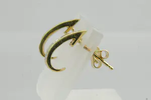 47- Chique set 18Krt geel-gouden oorstekers met diamant - haakvormig model kopen? Bied vanaf 130!