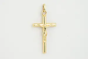 11 - Zo goed als nieuwe  18 krt geel gouden corpus christi kruis hanger kopen? Bied vanaf 110!