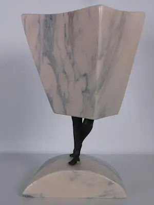 Hans Rikken - Set van twee sculpturen uit marmer en brons, Man + Vrouw + 2 boeken kopen? Bied vanaf 400!