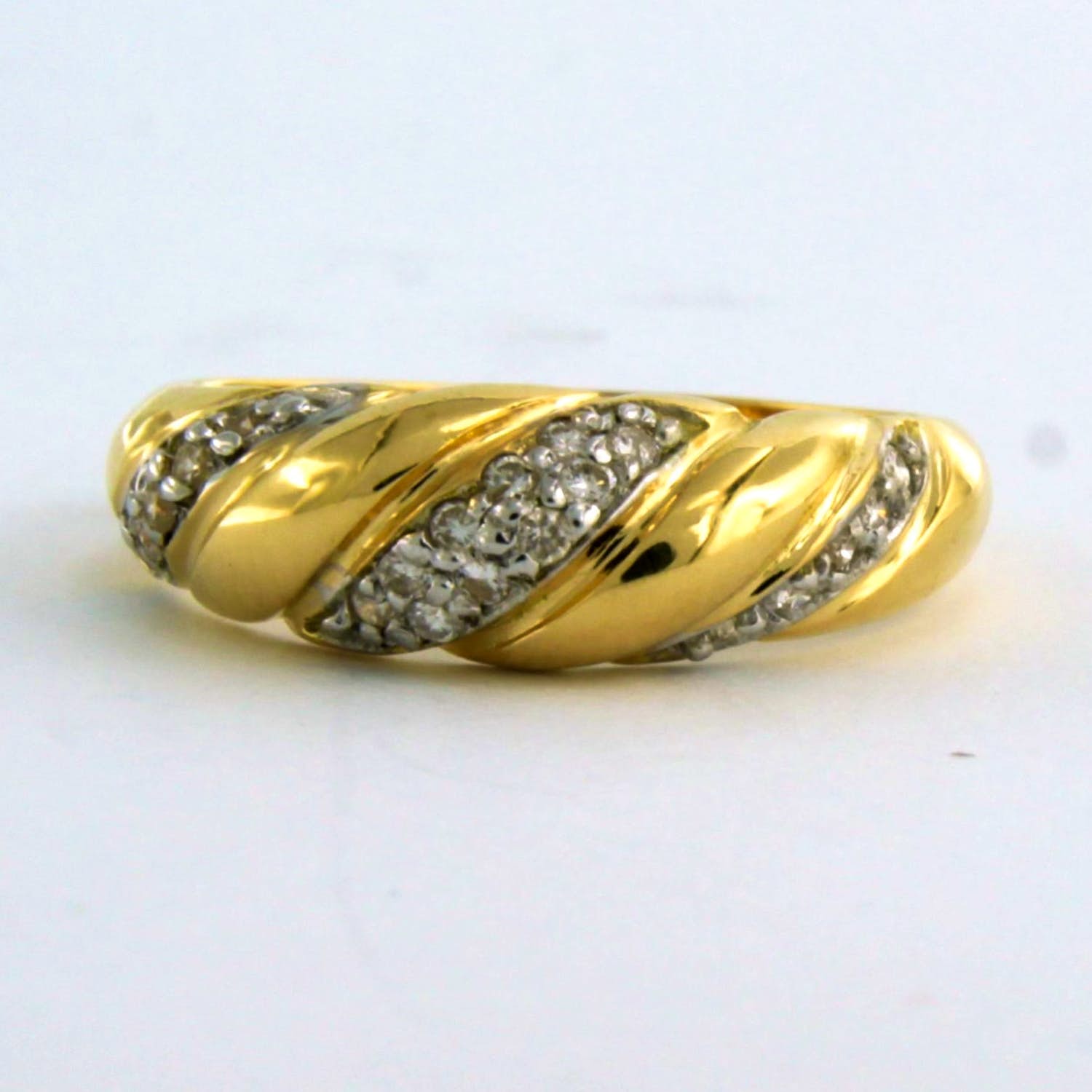 18k bicolor gouden ring met briljant geslepen diamanten tot. 0,20ct - G/H - SI verkocht voor € 285!
