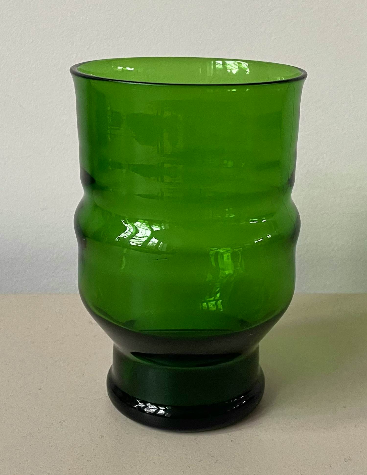 Chris Lanooy - Flesgroene bekervaas uit 1921 - Glasfabriek Leerdam kopen? Bied vanaf 185!