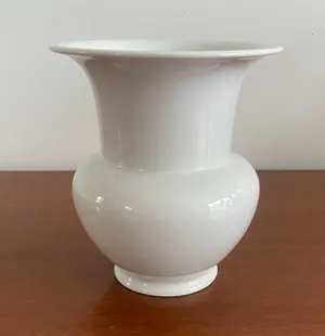 KPM - Witte porseleinen Fidibus vaas ontwerp Karl Friedrich Schinkel (1820) kopen? Bied vanaf 1!