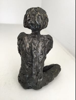 Astrid Veldhuyzen-Koppen - Sculptuur “ In gedachten “ kopen? Bied vanaf 45!