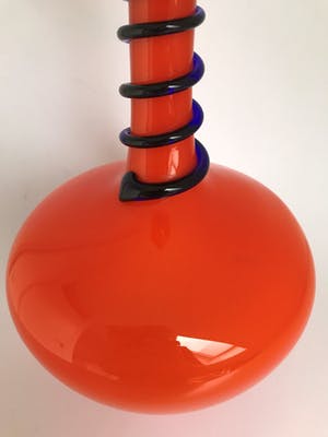 Johann Loetz Witwe - Tango vaas oranje met diepblauwe slang kopen? Bied vanaf 30!