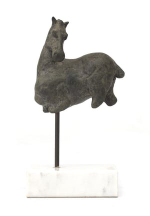 Evert den Hartog - Bronzen beeld: paarden torso op sokkel kopen? Bied vanaf 750!