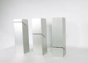 Jan van Dijk - Drie aluminium objecten, 11.112 & 113 kopen? Bied vanaf 1!