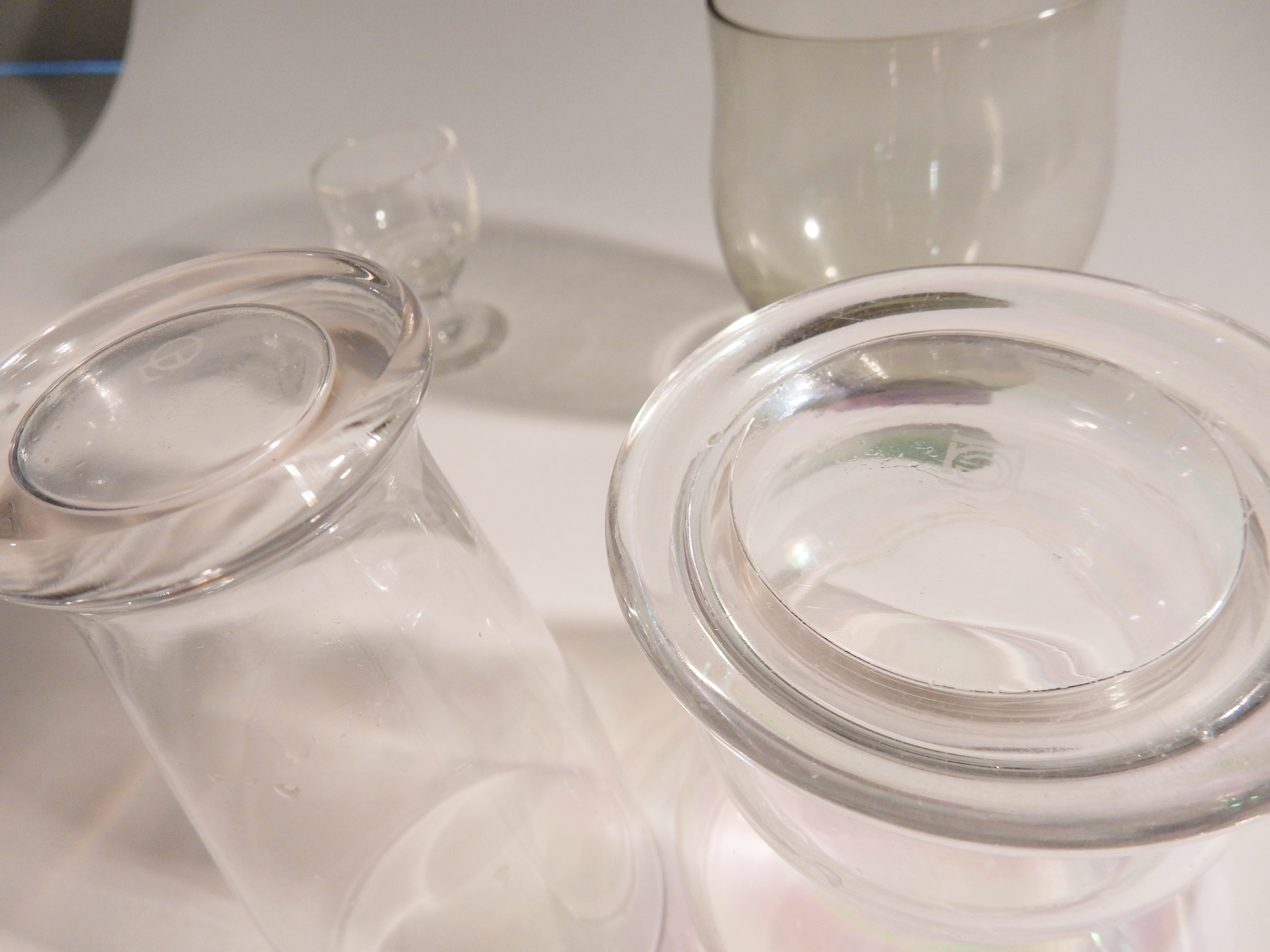 Royal Leerdam - 4 glas ontwerpen - 2 met etsmerk - De Bazel kopen? Bied vanaf 1!