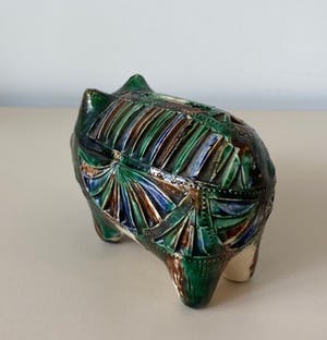 Niet of onleesbaar gesigneerd - Workumer Kerfsnij Aardewerken Spaarvarken kopen? Bied vanaf 1!