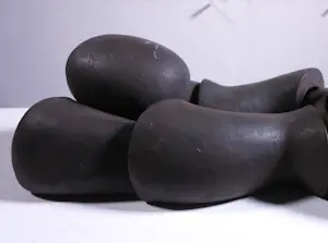 Leonie Molenaar - Bronzen sculptuur, Twee liggende figuren kopen? Bied vanaf 200!