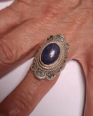 Buy nieuwe Handgemaakte  zilveren ring met blauwe lapis lazuli? Bid from 50!