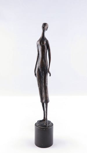 Piet van Heerden - Brons, Staande vrouw kopen? Bied vanaf 10!