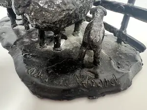 Adri de Waard - Bronzen sculptuur | 'Schaapjes achter een hek' kopen? Bied vanaf 1!