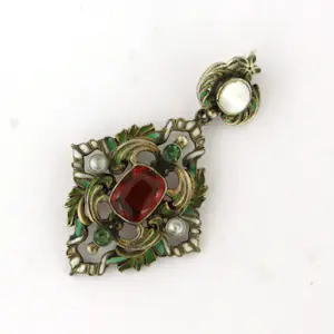 Zilveren hanger versierd met emaille en bezet edelstenen kopen? Bied vanaf 75!