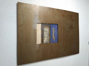 Niet of onleesbaar gesigneerd - Zonder Titel, ''Geglazuurde keramieke "tegel'' in stalen passe-partout'' kopen? Bied vanaf 1!