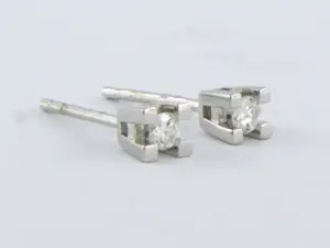 18k gouden solitair oorknoppen met briljant geslepen diamant tot. 0,12ct kopen? Bied vanaf 275!
