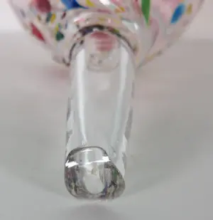 Yvon Trossèl - Glasobject, Vrolijke gekleurde glazen fles met grote 'ballon' dop kopen? Bied vanaf 100!