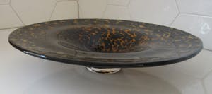 Niet of onleesbaar gesigneerd - Zeer grote art deco kunstglazen schaal in schilpad motief kopen? Bied vanaf 10!