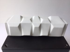 Hutschenreuther - Zeldzame Reliëfvaas (h 27,5 cm) uit de serie Archais ontwerp Heinrich Fuchs kopen? Bied vanaf 135!