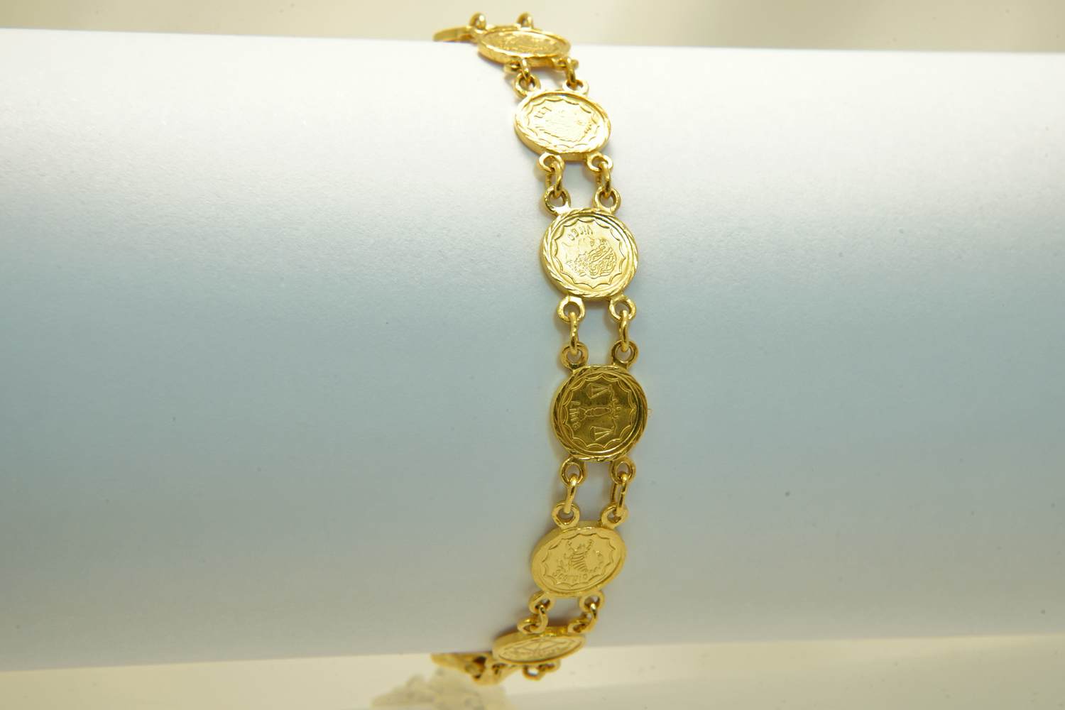 24 - 22 karaats geelgouden Zodiac armband verkocht voor € 850!