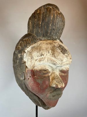Punu - 211154 Tribal used Old African female mask from the Punu - Gabon. kopen? Bied vanaf 45!