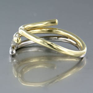 14K Goud - bicolor ring bezet met briljant geslepen diamant, ringmaat 17 (53) kopen? Bied vanaf 200!