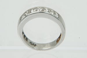 1311 - Massief 14 krt witgoud & diamanten (1.00ct princess cut) rijring kopen? Bied vanaf 390!