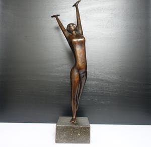 Brons (Onbekend) - "Happy woman". kopen? Bied vanaf 45!