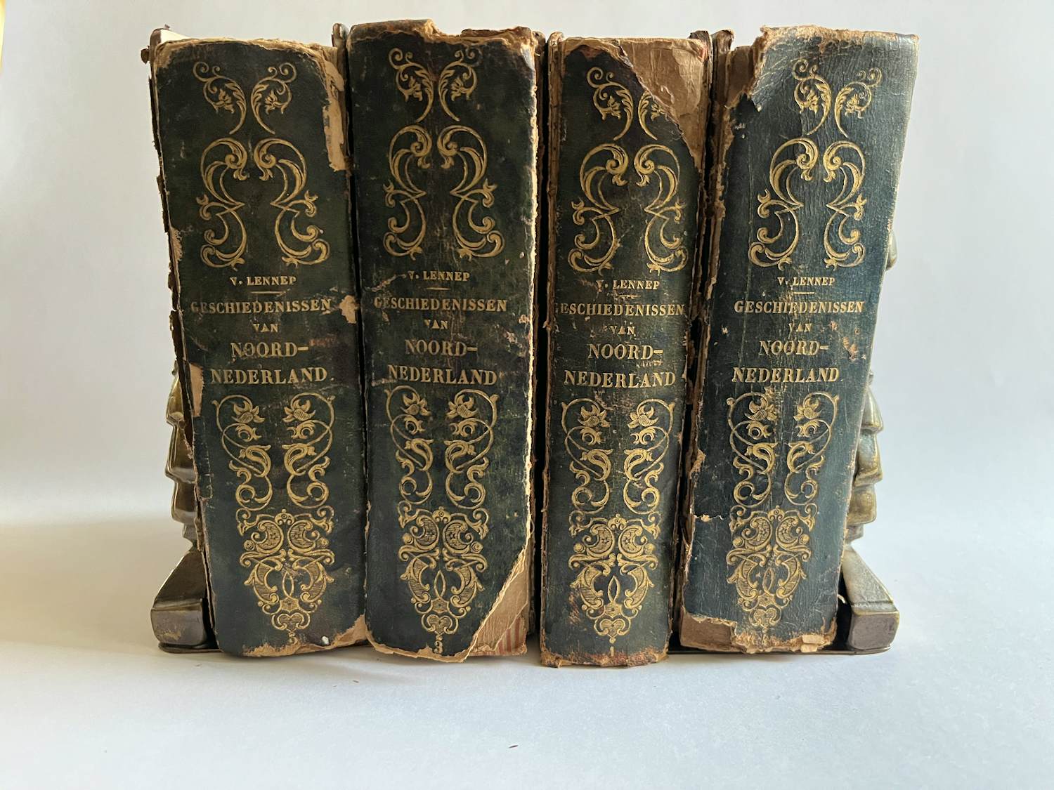 Antiquarisch Boek - De voornaamste geschiedenissen van Noord-Nederland kopen? Bied vanaf 50!