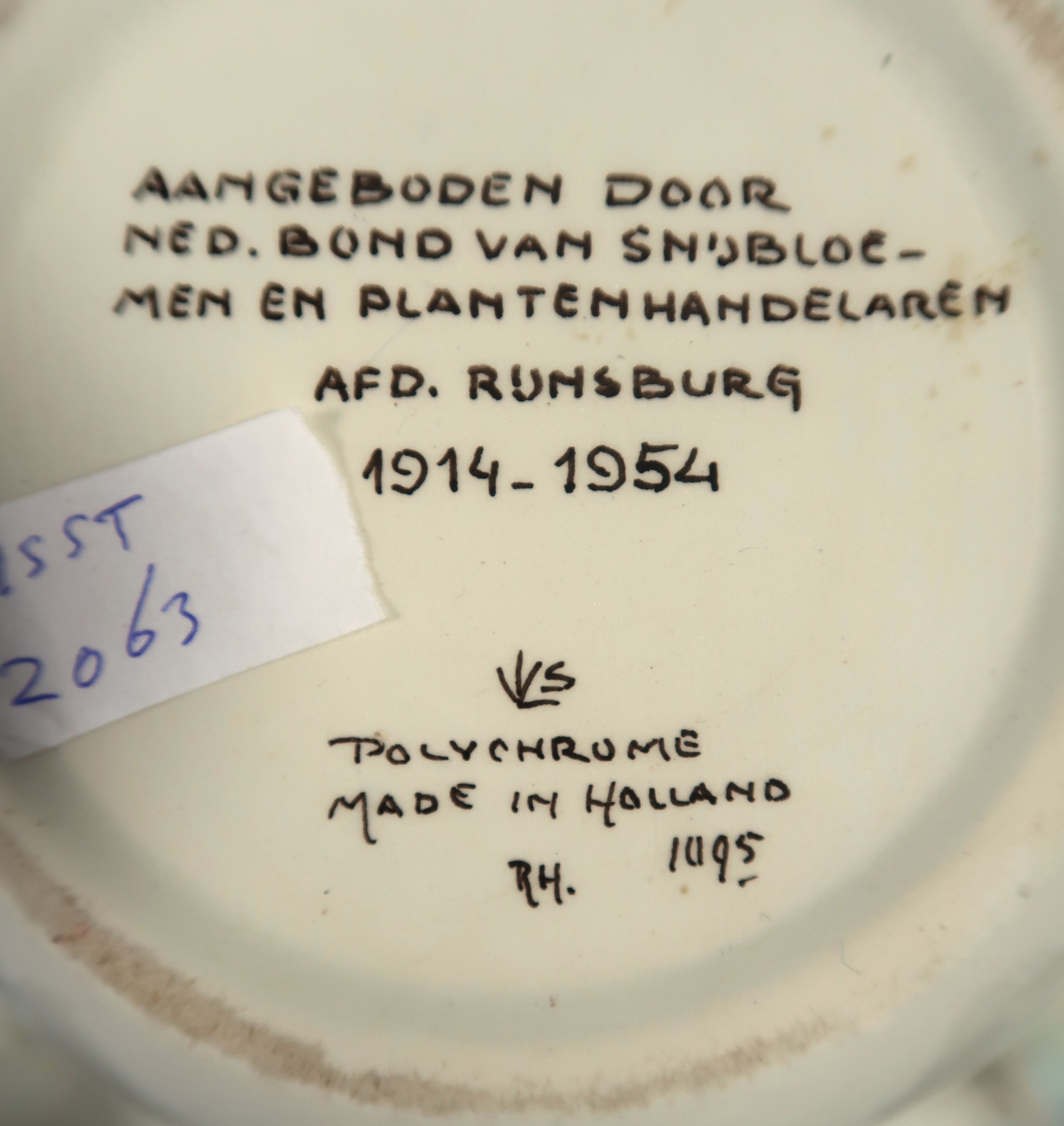 Keramiekfabriek Velsen - Aardewerk, Lot van drie borden en een asbak kopen? Bied vanaf 1!