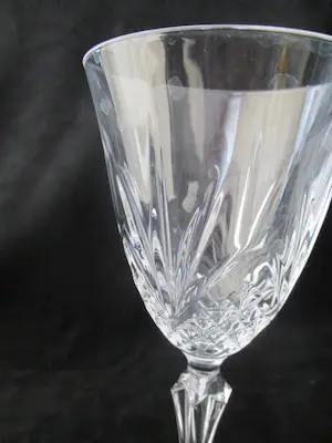 Niet of onleesbaar gesigneerd - 6 grote kristallen glazen kopen? Bied vanaf 1!