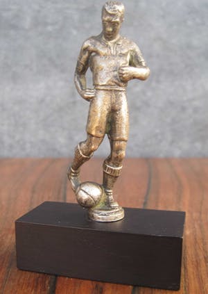Brons (Onbekend) - De voetballer kopen? Bied vanaf 17!