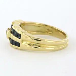 18k geelgouden ring met saffier en baguette geslepen diamant 0.30ct kopen? Bied vanaf 625!