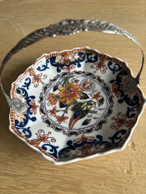 Koninklijke Tichelaar Makkum - Tichelaar Makkum schaaltje met zilverkleurige beugel kopen? Bied vanaf 60!