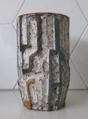 Potterie De Olde Kruyk - Rood Chamotte aardewerken Seqoia vaas ontwerp Piet Kurstjens kopen? Bied vanaf 8!