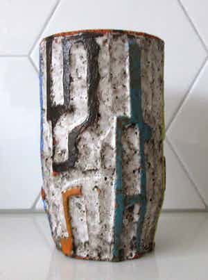 Potterie De Olde Kruyk - Rood Chamotte aardewerken Seqoia vaas ontwerp Piet Kurstjens verkocht voor € 8!