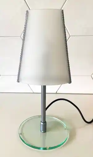 Niet of onleesbaar gesigneerd - Sothis - Tafellamp verkocht voor € 1!