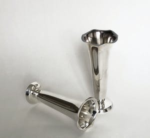 WMF - 2 verzilverde solifleur vaasjes kopen? Bied vanaf 1!